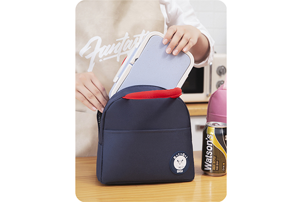 Is Round Logo Lunch Bag the perfect partner for a convenient and organized lunch?