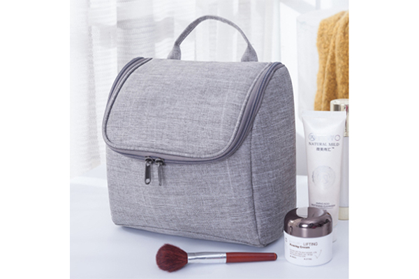 B028 Toiletry Bag